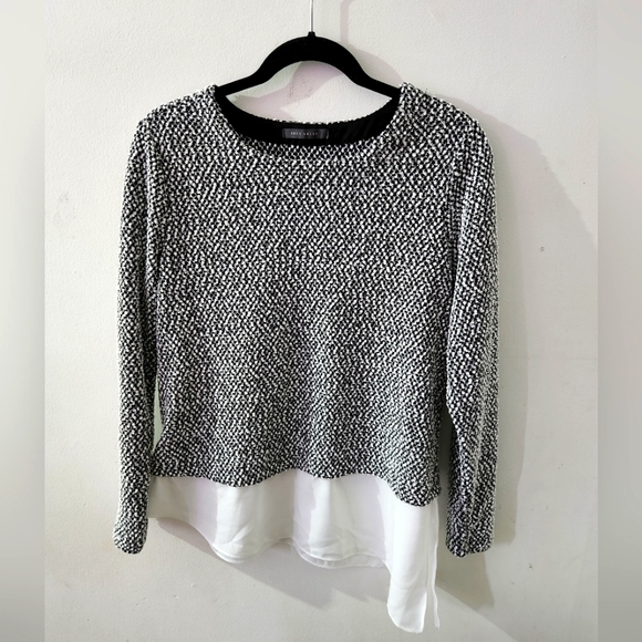 Suzy Shier Asymmetrical Two Tone Popcorn Top For Women Size Medium - Picture 1 of 4